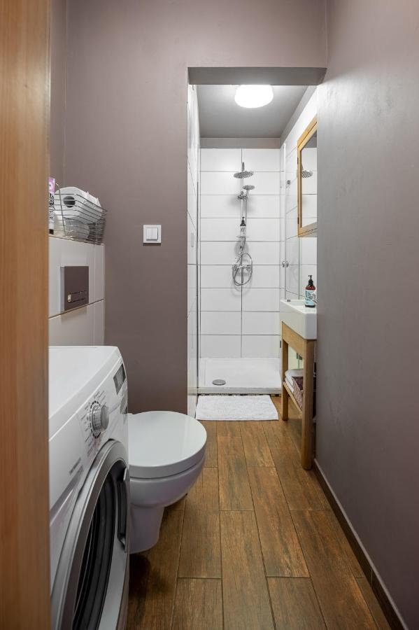 Blick Apartments - Riverview Studio Apartment Згожелец Екстериор снимка