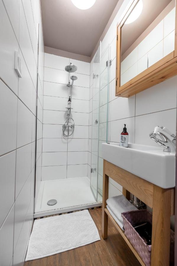 Blick Apartments - Riverview Studio Apartment Згожелец Екстериор снимка